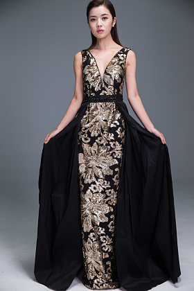 身穿晚礼服的优雅女性图片