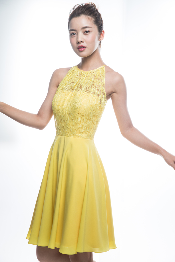 漂亮的青年女人的肖像 漂亮的青年女人的肖像