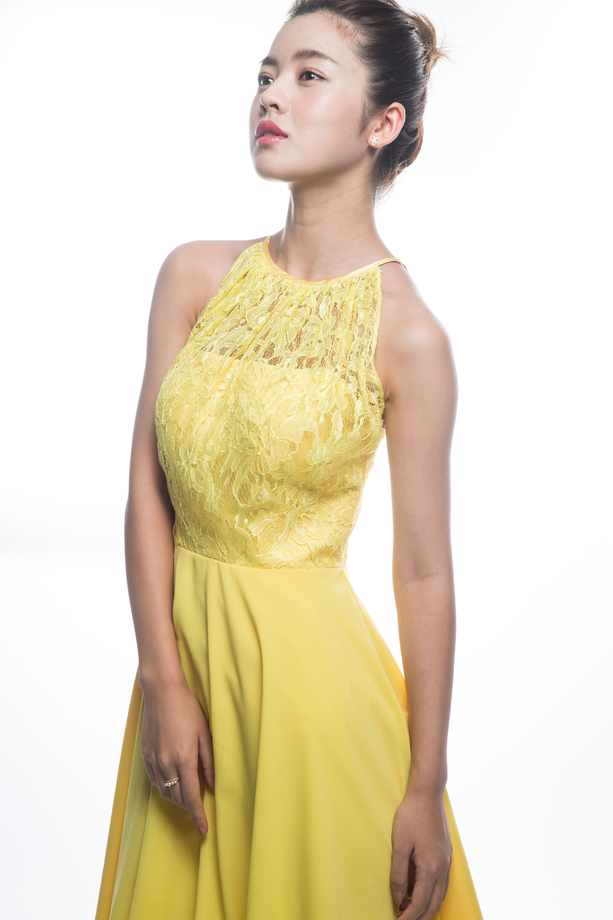 漂亮的青年女人的肖像照片 漂亮的青年女人的肖像照片