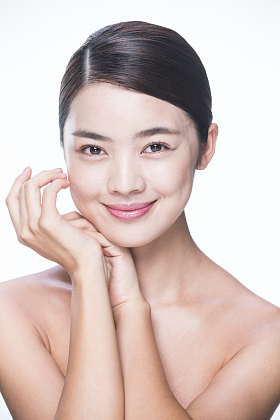 青年女人妆面肖像照片