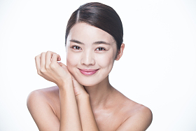 青年女人妆面肖像照片