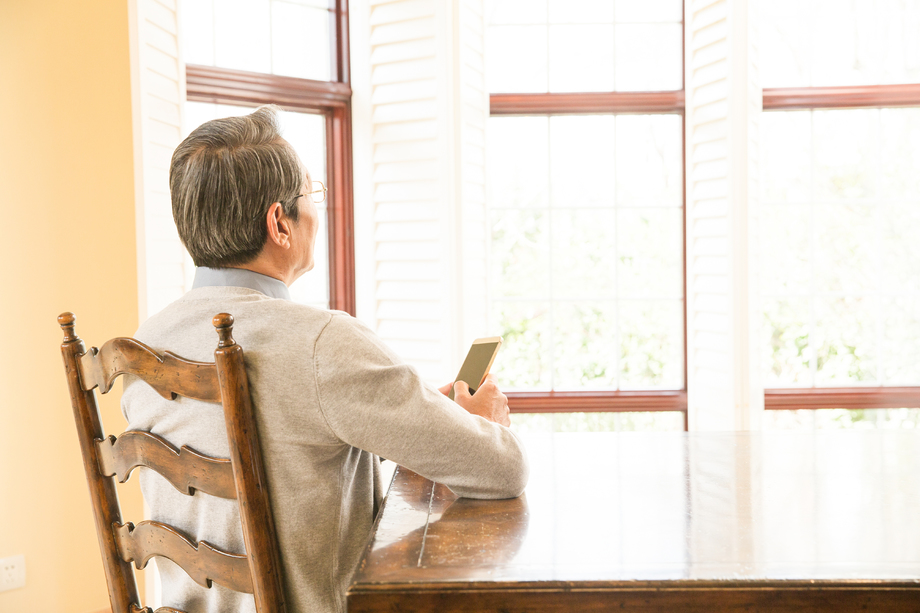 老年男人独处 老年男人独处