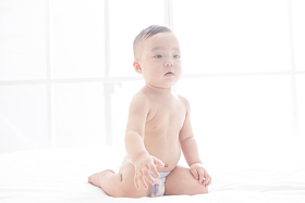 可爱男婴儿