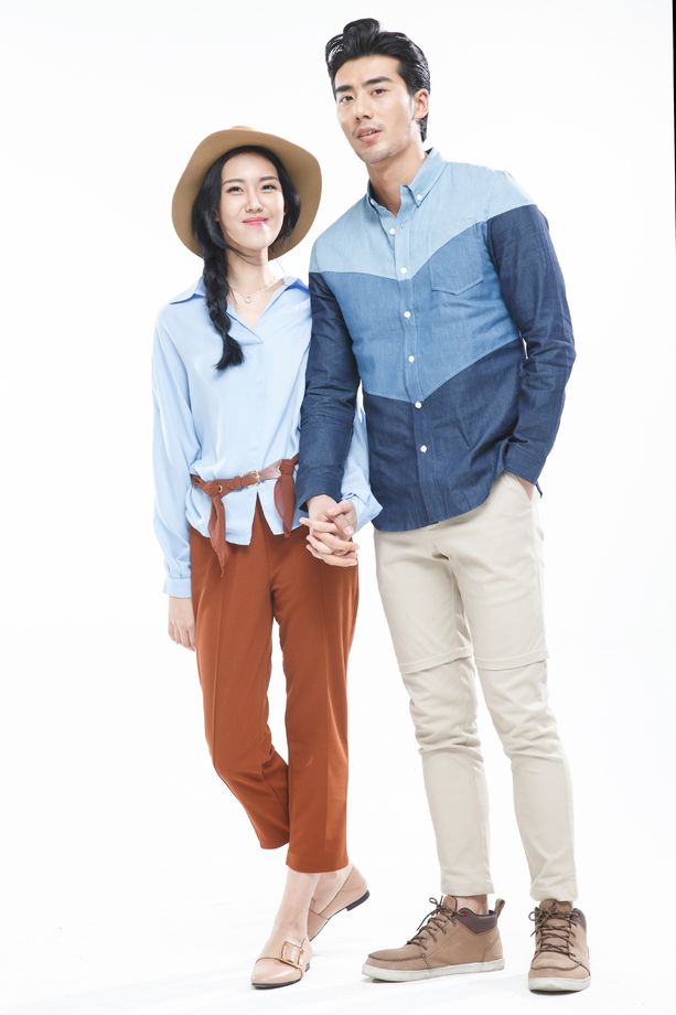 青年情侣旅行图片 青年情侣旅行图片