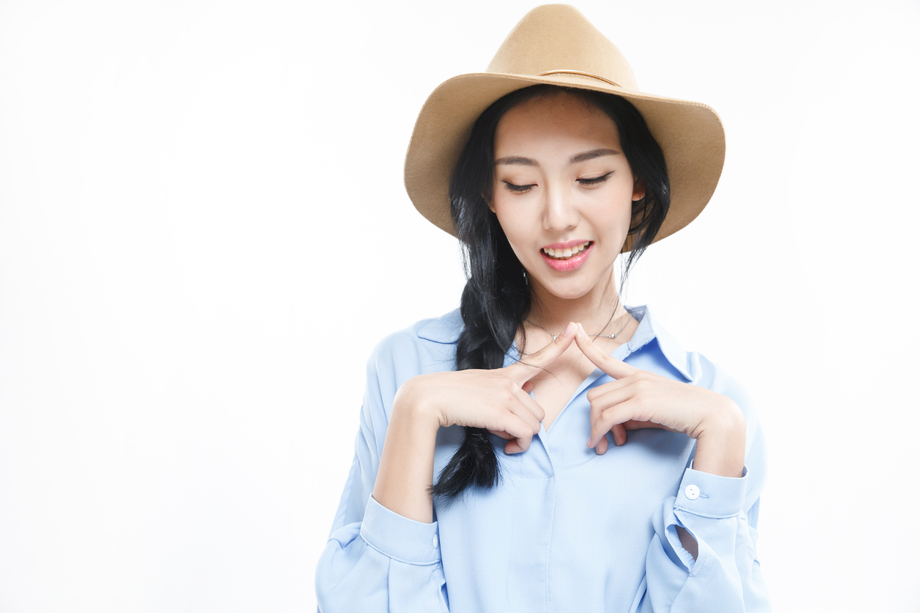 漂亮的青年女人照片