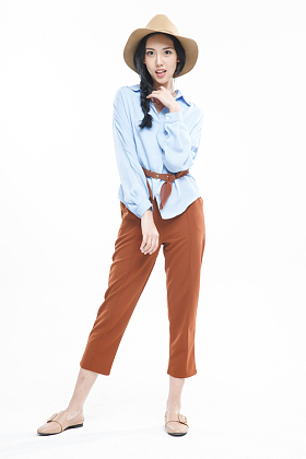 漂亮的青年女人