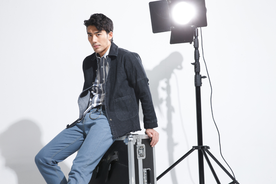 青年模特在摄影 青年模特在摄影