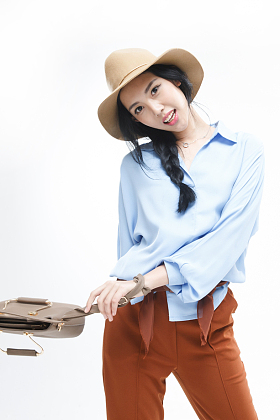 漂亮的青年女人