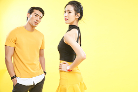 欢乐的青年情侣