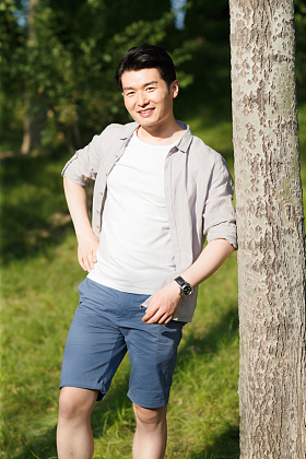 青年男人肖像