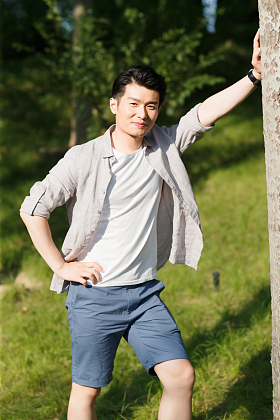 青年男人肖像图片