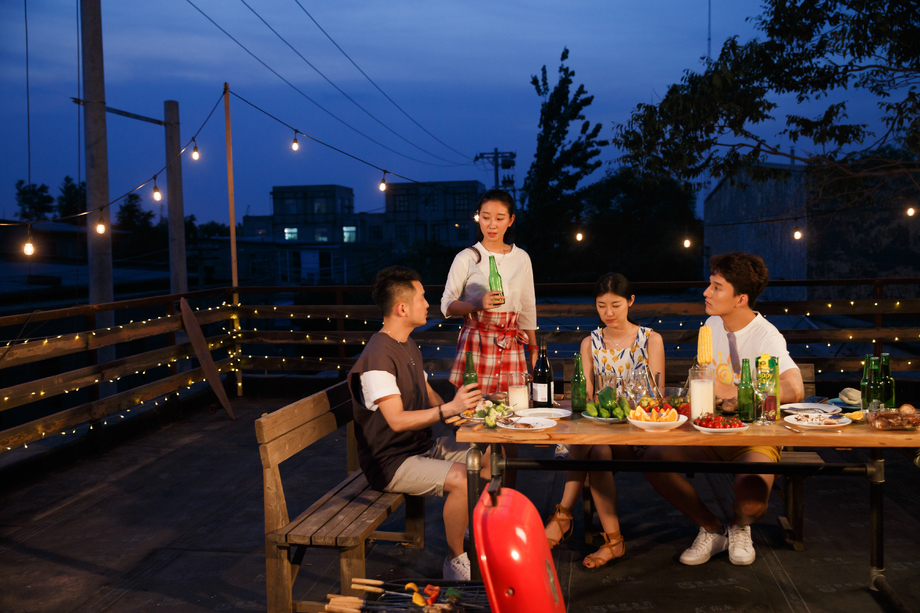 青年人聚会野餐 青年人聚会野餐