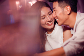 青年情侣的夜生活