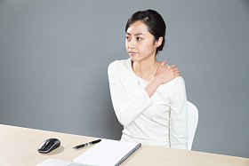 疲劳的女白领图片