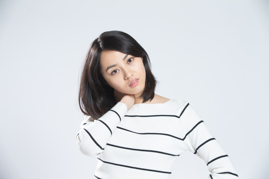 青年女人生病照片