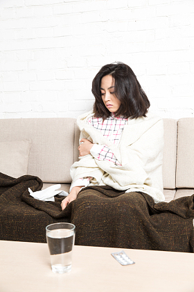 青年女人生病图片