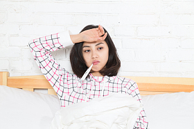 青年女人生病图片