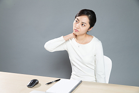 疲劳的女白领图片