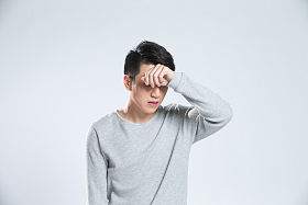 青年男人头疼图片