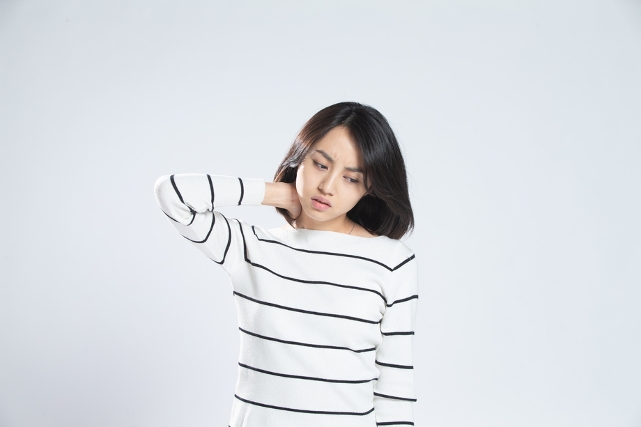 青年女人生病 青年女人生病