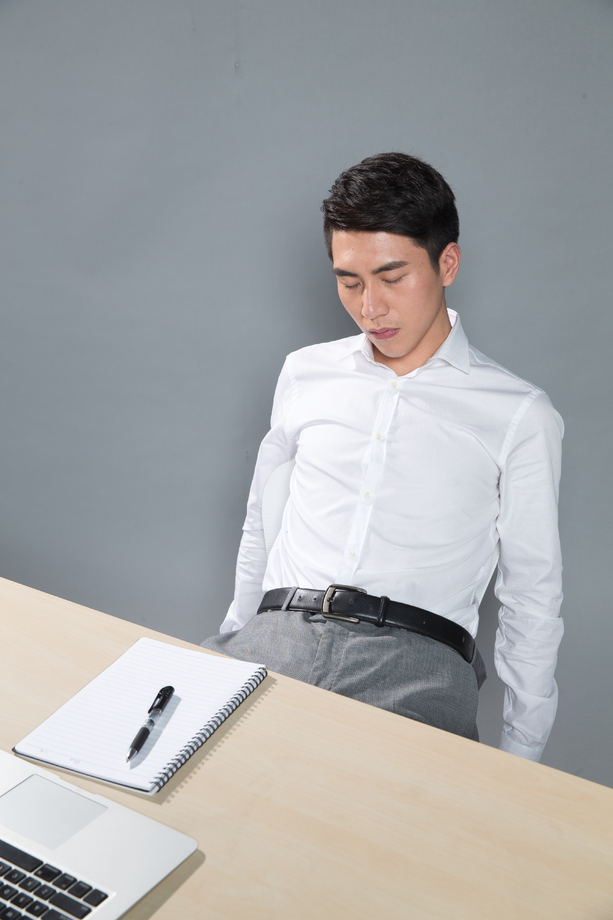 疲劳的商务男白领图片 疲劳的商务男白领图片