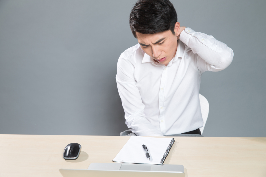 疲劳的商务男白领图片 疲劳的商务男白领图片