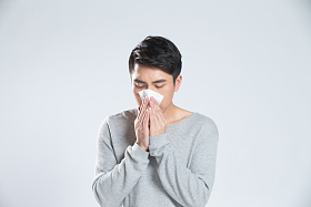 青年男人生病图片