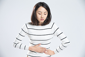 青年女人肚子
