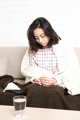 青年女人生病图片