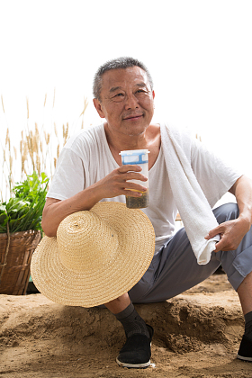 农民和他的蔬菜图片