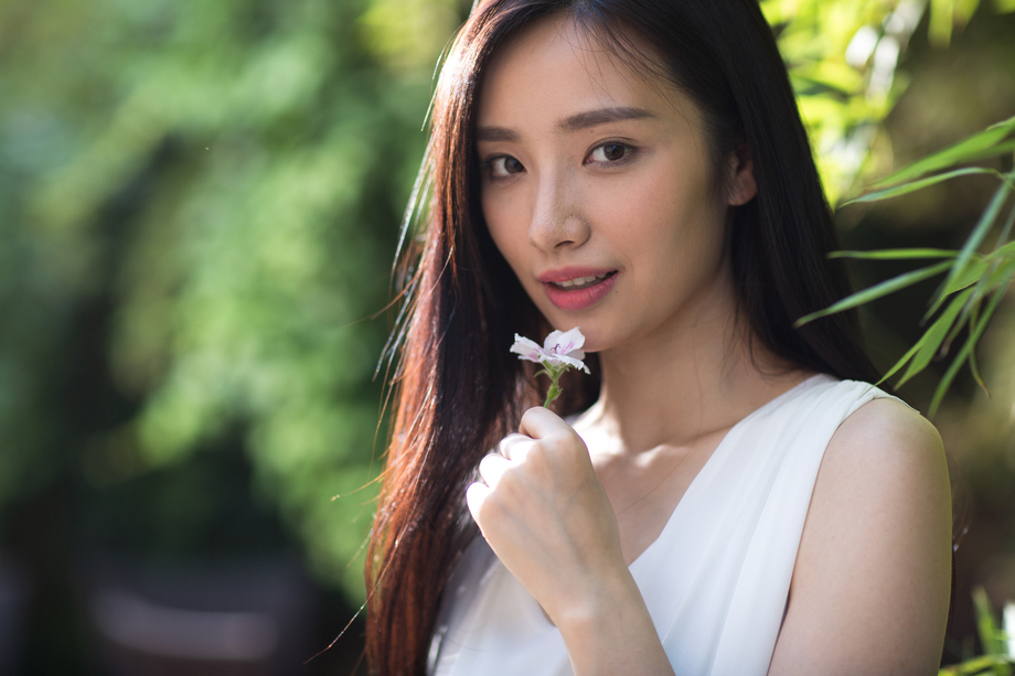 青年女人