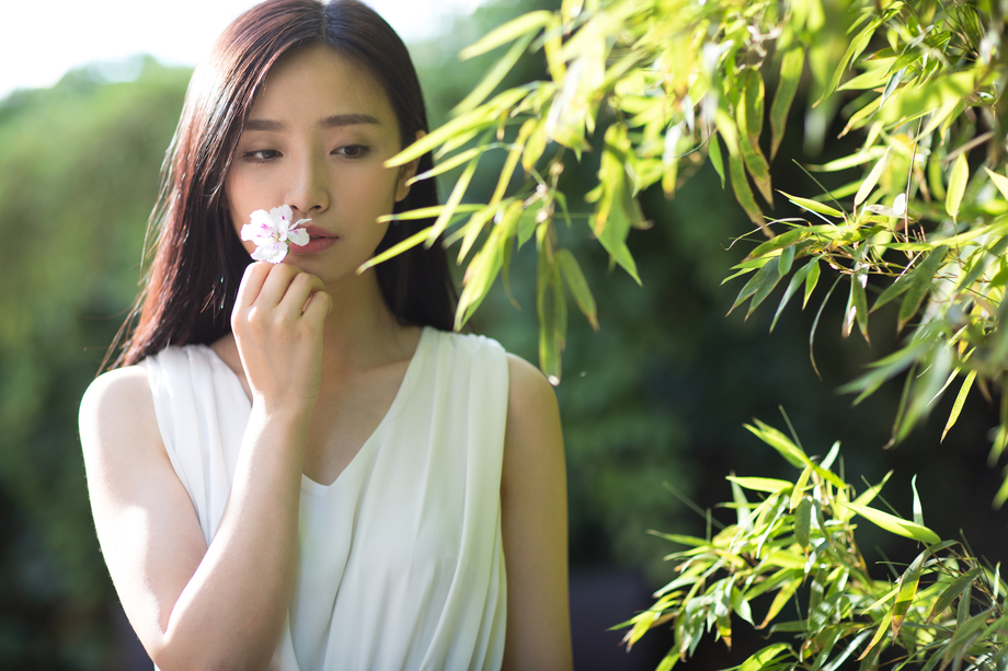 青年女人