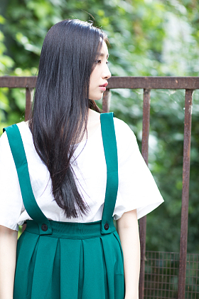 青年女人