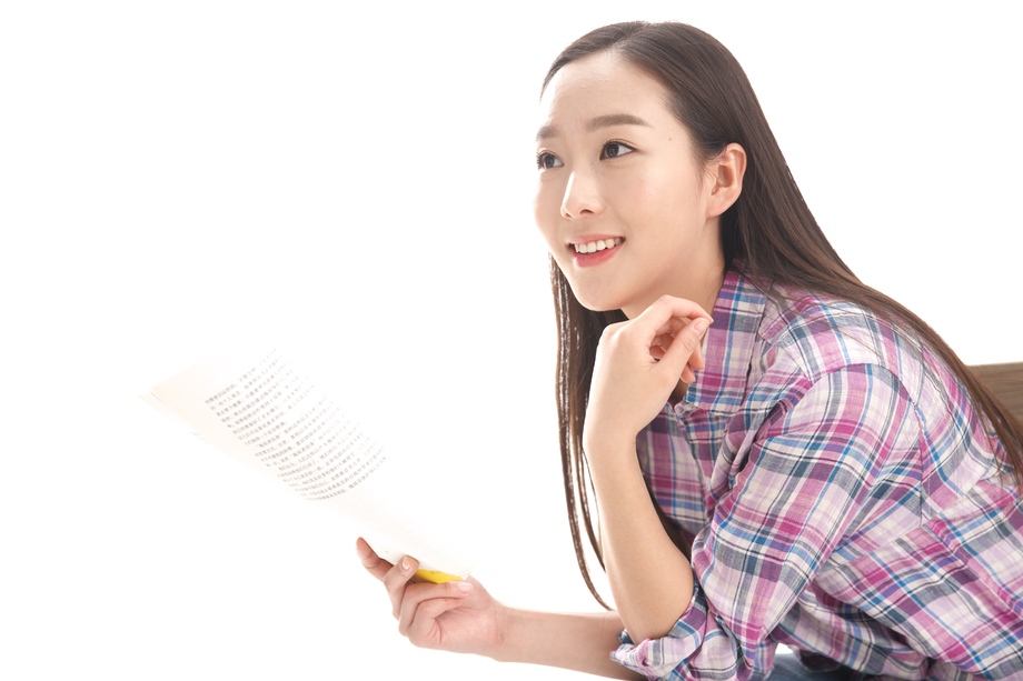 快乐的年轻女孩照片