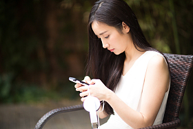 青年女人
