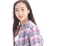 快乐的年轻女孩