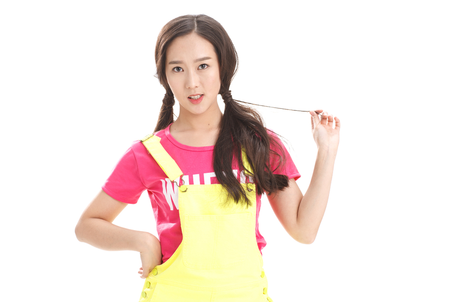 快乐的年轻女孩图片 快乐的年轻女孩图片