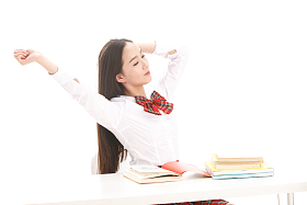 大学生上课图片