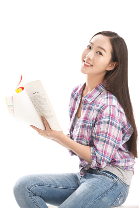 快乐的年轻女孩图片