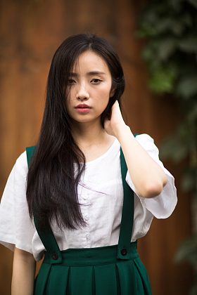 青年女人