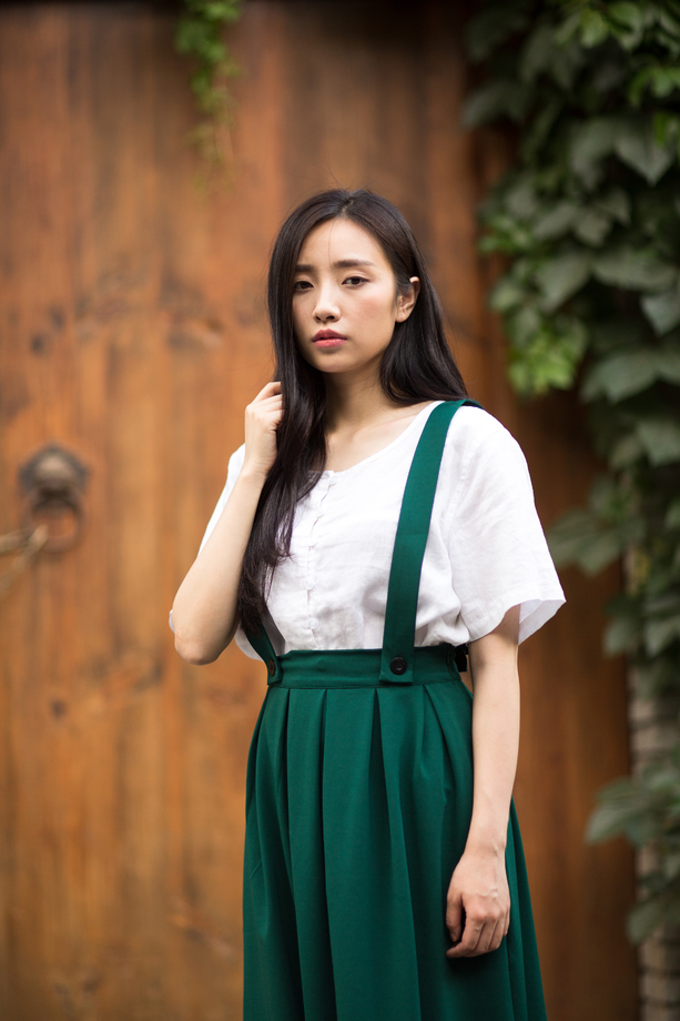 青年女人