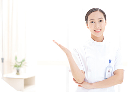 医院里年轻的女护士