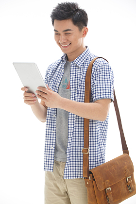 一个年轻的大学男生