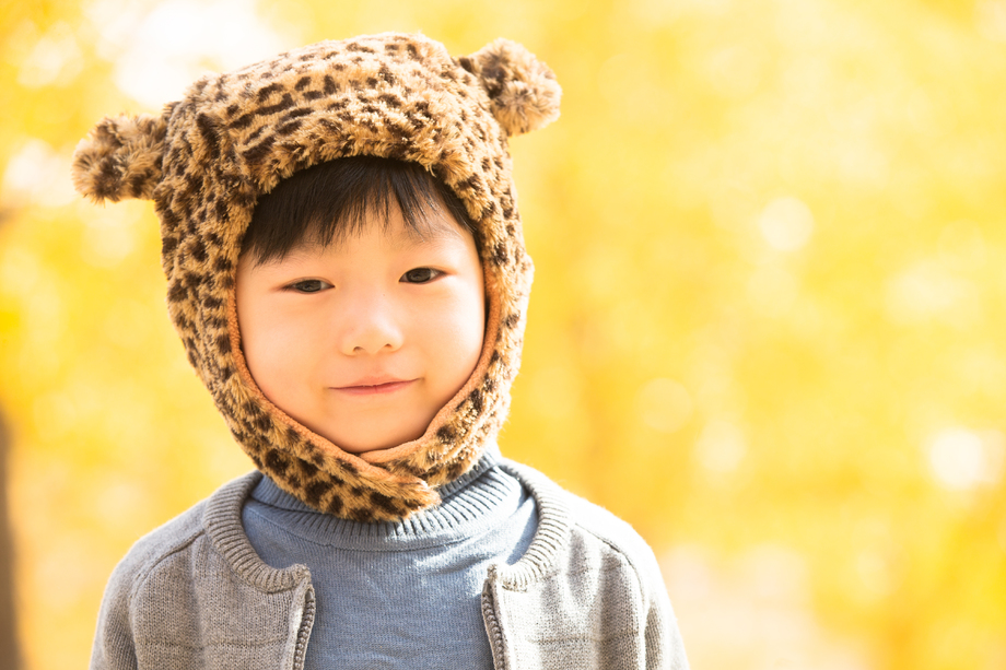 小男孩在户外玩耍照片 小男孩在户外玩耍照片