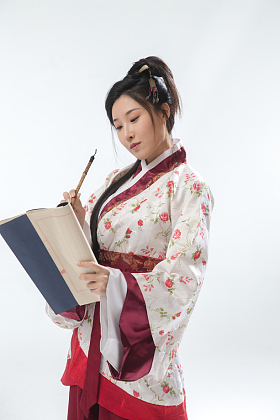 古装美女写字图片