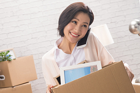 青年女人打电话图片