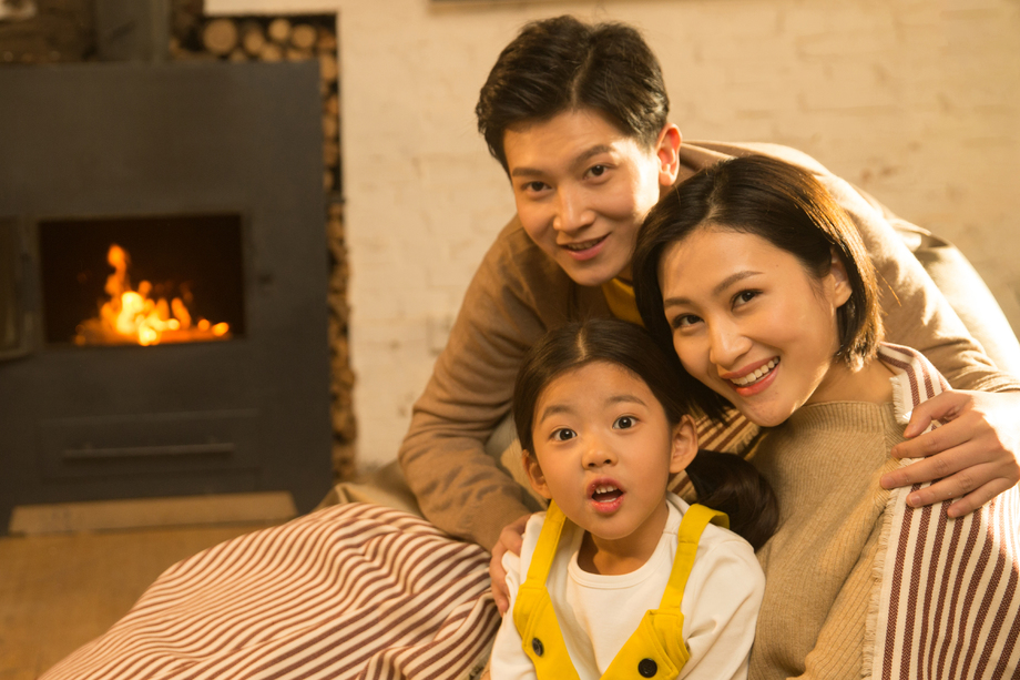 幸福的一家三口照片