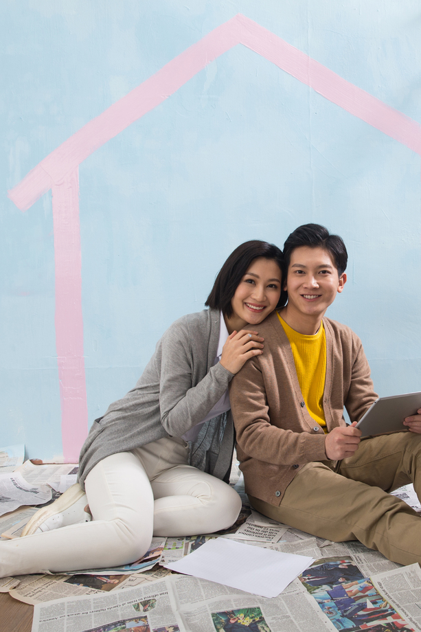 年轻夫妇装修房子 年轻夫妇装修房子