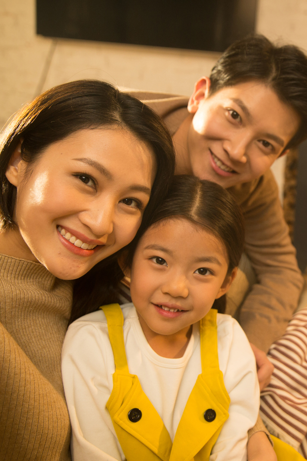 幸福的一家三口图片