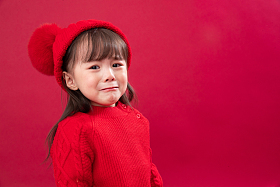 小女孩委屈的大哭图片
